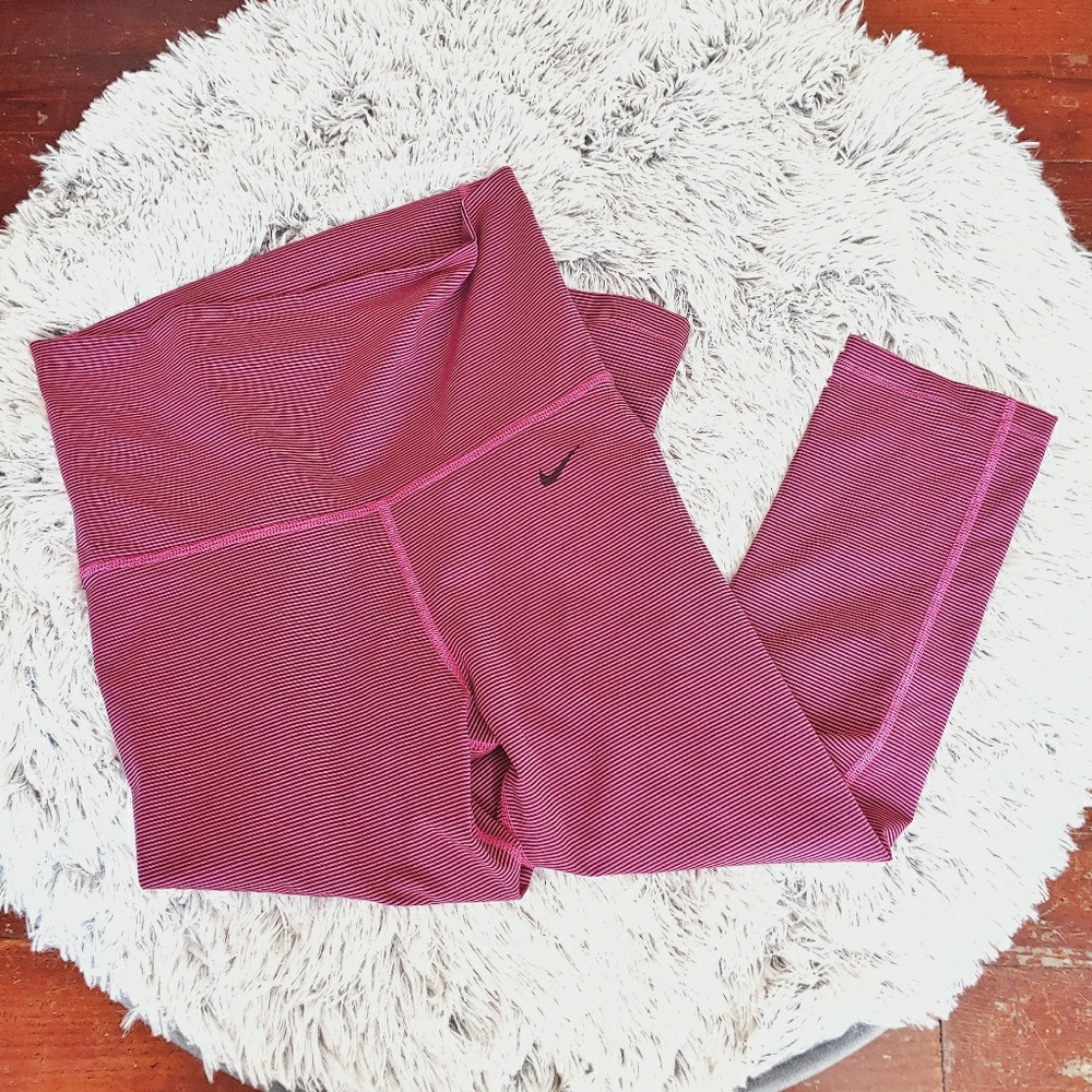 Nike | Dri-Fit High Rise Cropped Striped Leggings